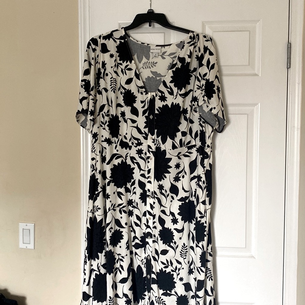 Black and white/cream Ava and Viv dress